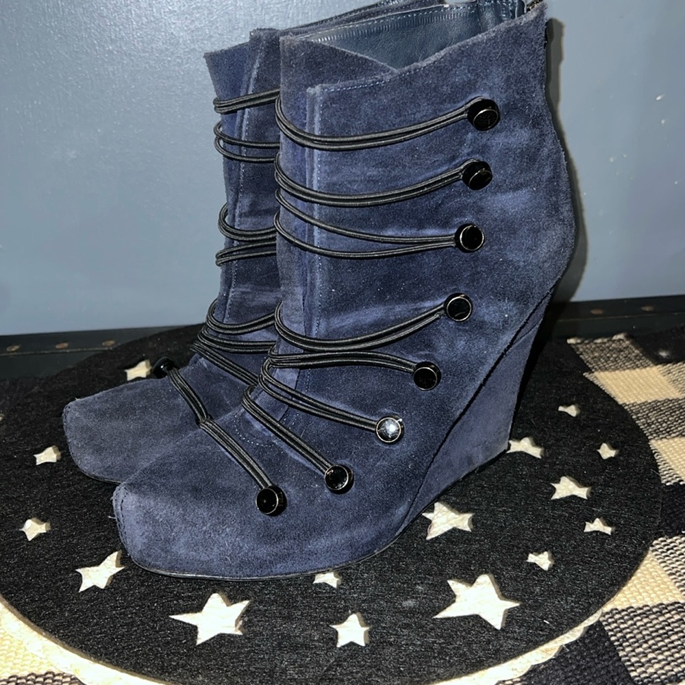 Limited Edition Rachel Roy navy blue suede Platform wedge Bootie Sz 9.5 M